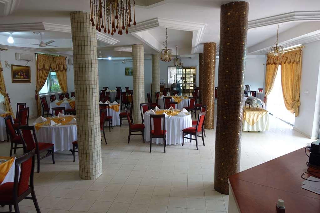 Wusum Hotel Makeni Restaurant bilde