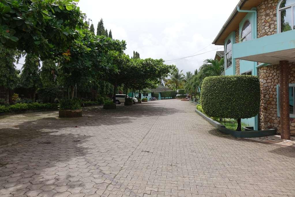 Wusum Hotel Makeni Eksteriør bilde