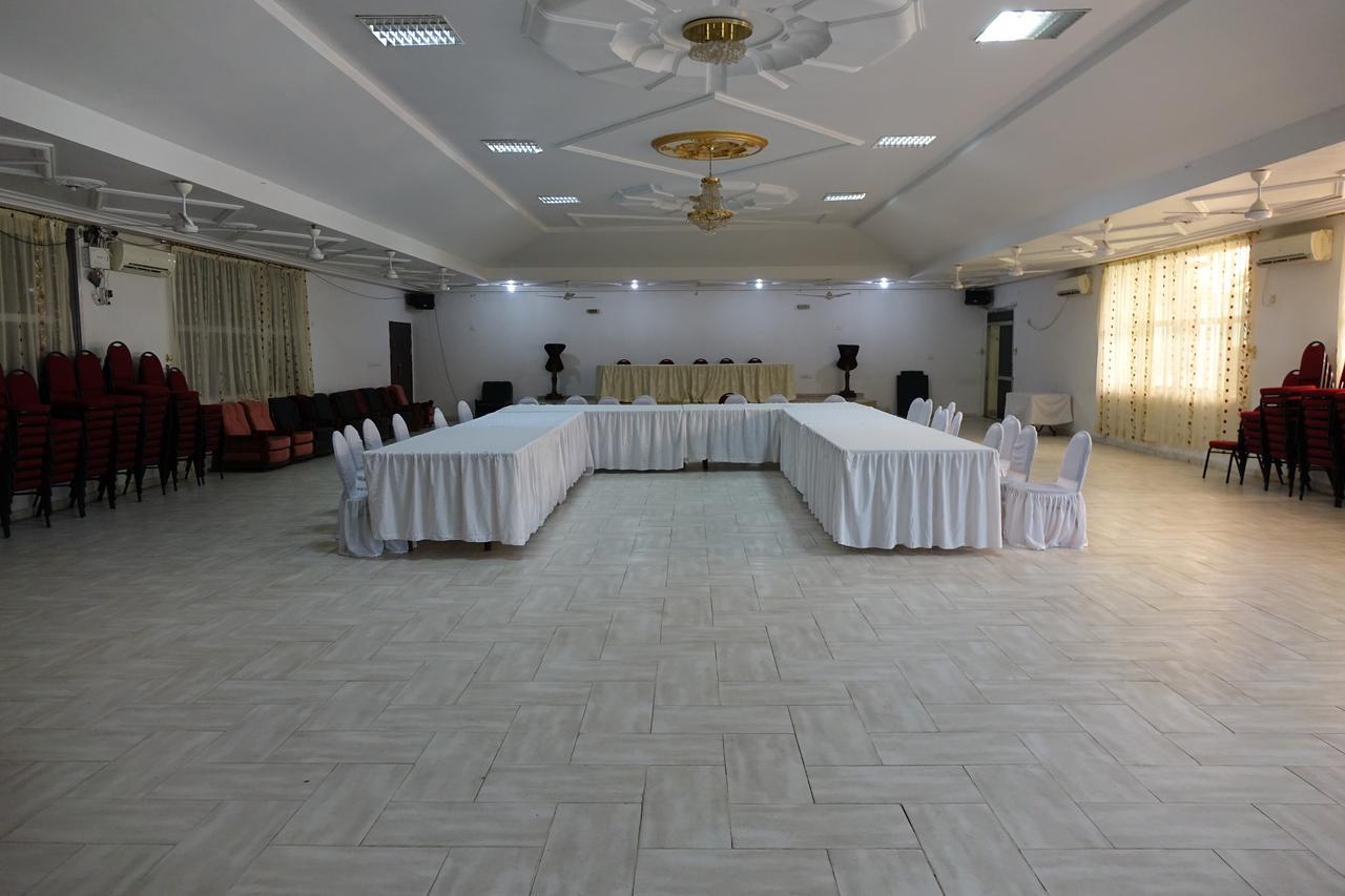 Wusum Hotel Makeni Eksteriør bilde