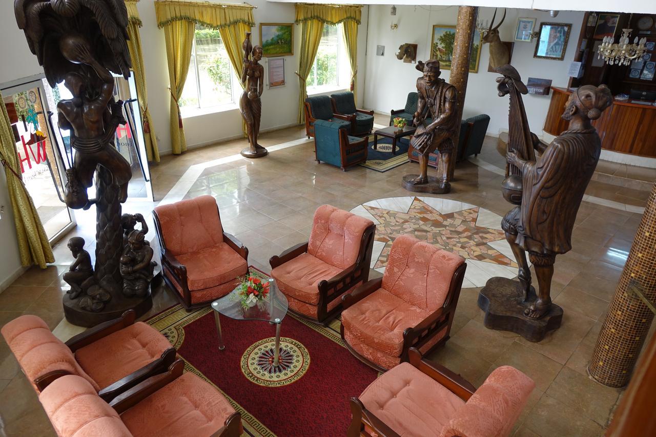 Wusum Hotel Makeni Eksteriør bilde