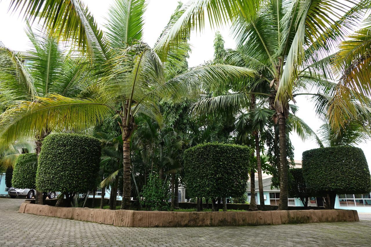 Wusum Hotel Makeni Eksteriør bilde