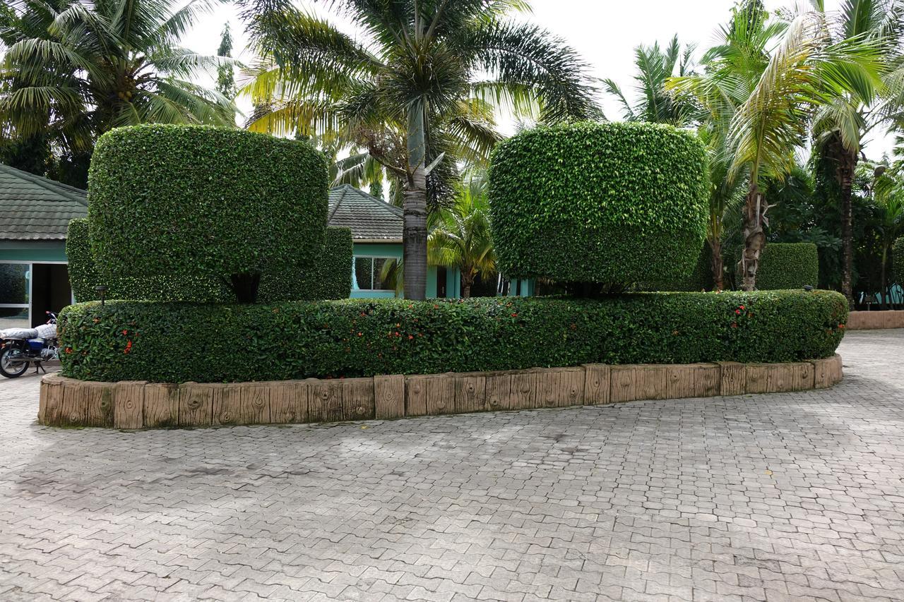Wusum Hotel Makeni Eksteriør bilde