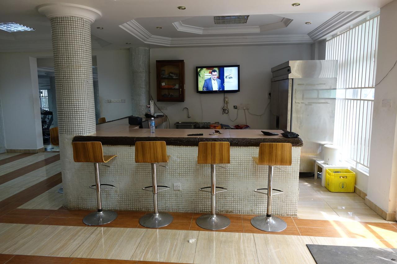 Wusum Hotel Makeni Eksteriør bilde